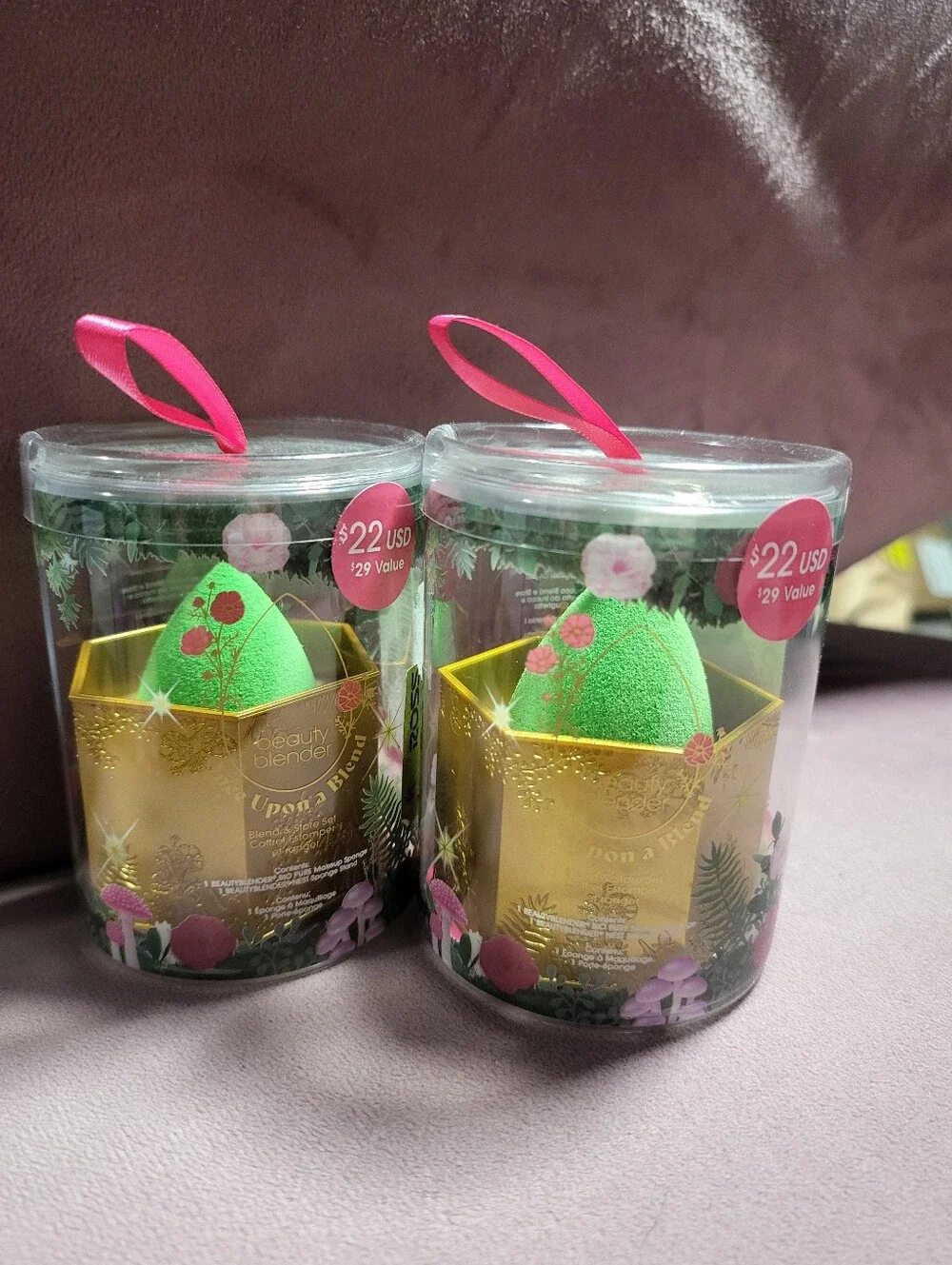 Brand New Never Used - Set Of 2 Beauty Blenders With Blend Storage